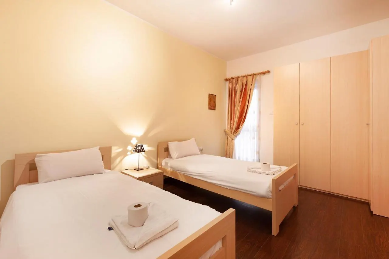 Spacious Seafront Apt With Living, Sofa, Wifi & Ac By 360 Estates Sliema 0*,  Malta