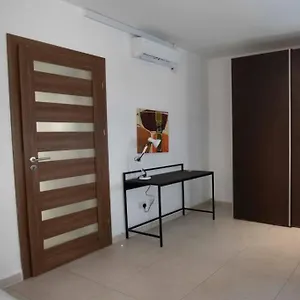 Metrostays Apartment