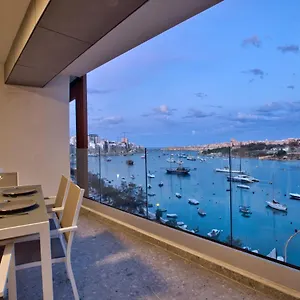 Sea Front Spacious Valletta Views Apartment