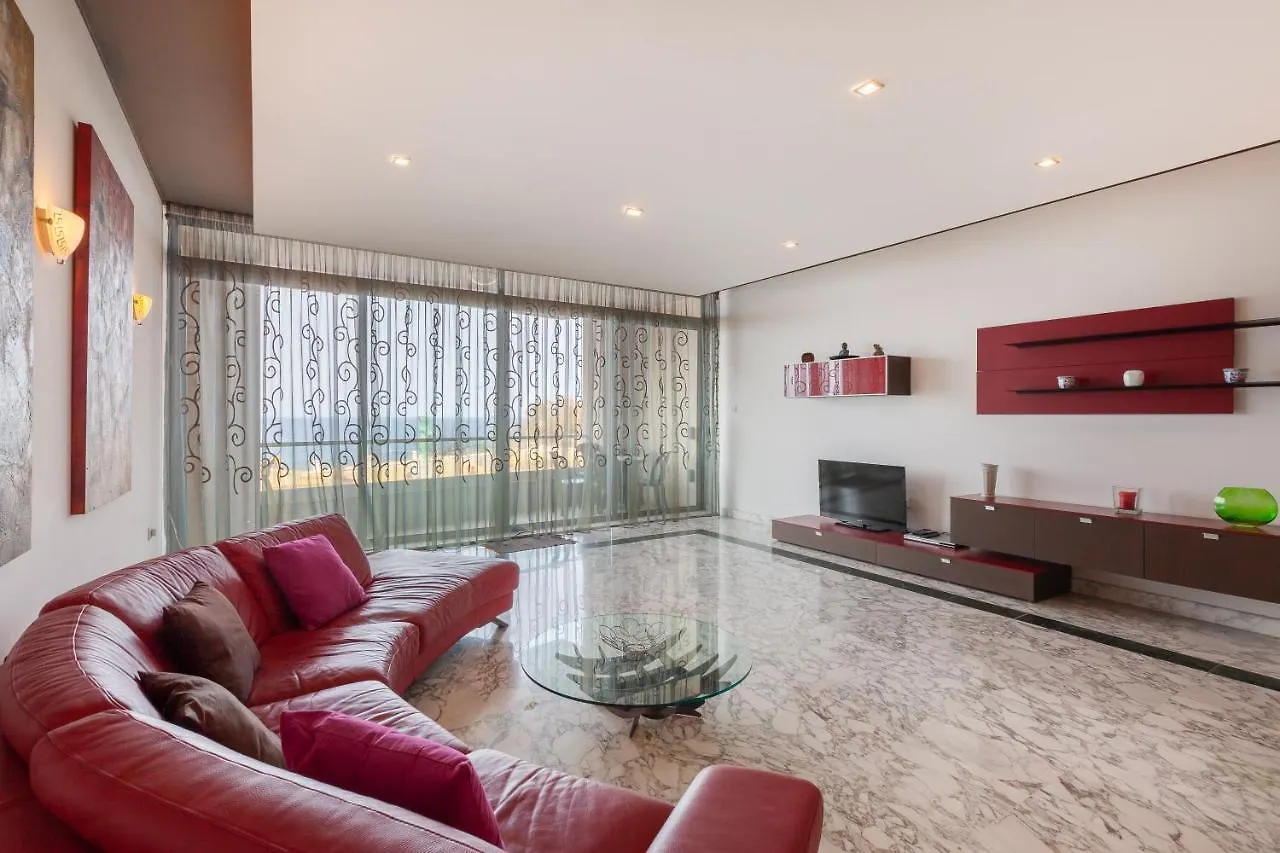 Spacious Seafront Apt With Living, Sofa, Wifi & Ac By 360 Estates contacts